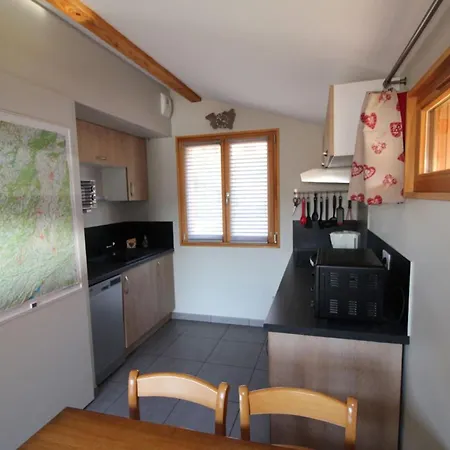 Casa vacanze Romantique Avec Terrasse, Confort Moderne, Proche Activités Nature Et à - Fr-1-589-41